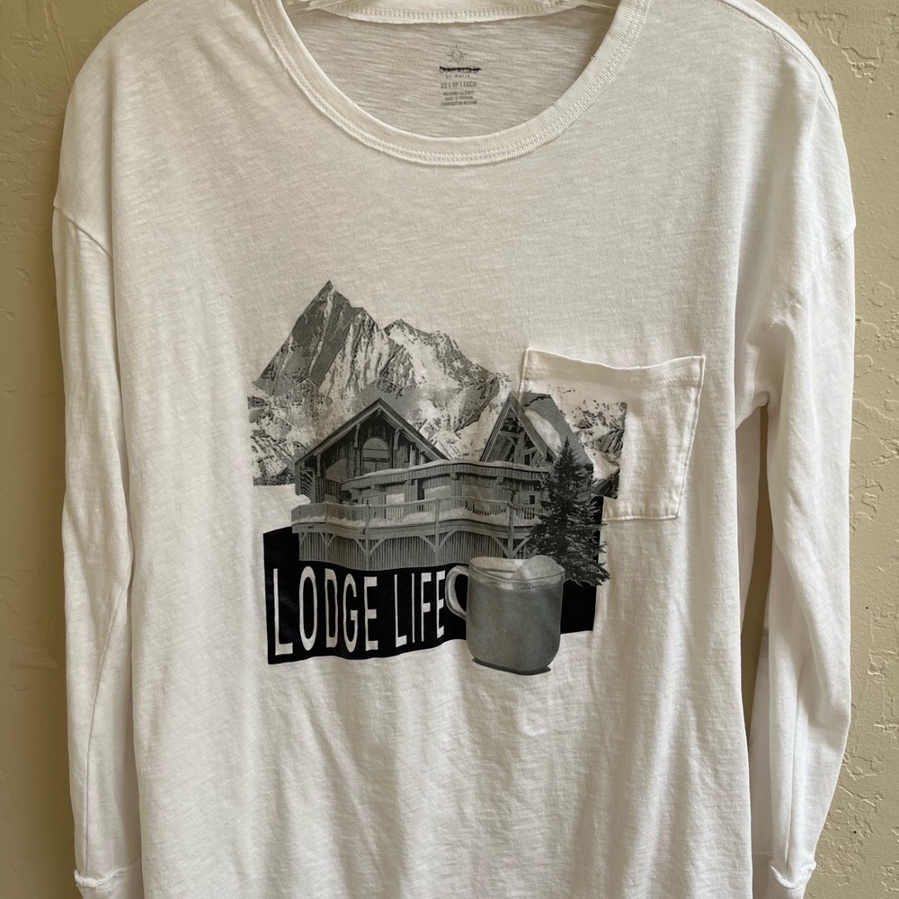 Offline by Aerie,Size-XS, Black / White graphic T-Shirt.